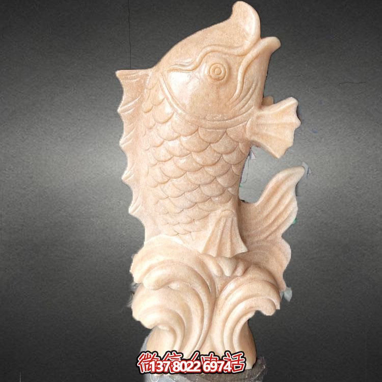 集大理石石雕、水景擺件、鯉魚雕塑于一體的精美藝術(shù)品