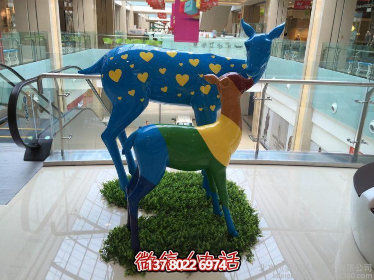 玻璃鋼手工彩繪小鹿擺件，為你的商場增添溫馨美感