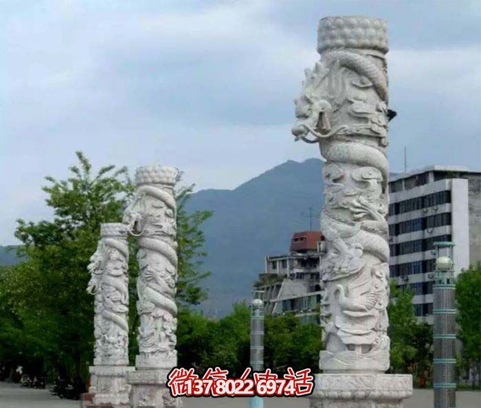集大理石、石雕、龍柱于一體的大理景觀廣場(chǎng)