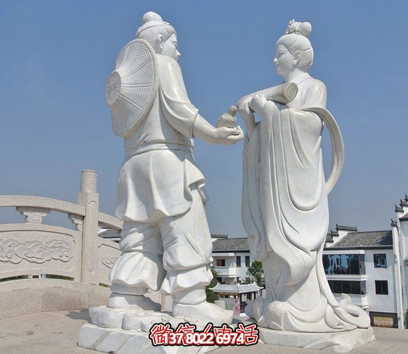 古代牛郎織女石雕，擺放于花園廣場，帶來漢白玉般的浪漫氣息