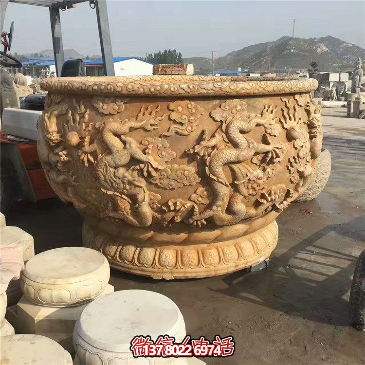 傳統水缸，絢麗多彩的雙龍戲紋