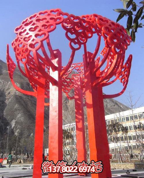 室內(nèi)不銹鋼心形雕塑，點(diǎn)綴別墅景區(qū)美景