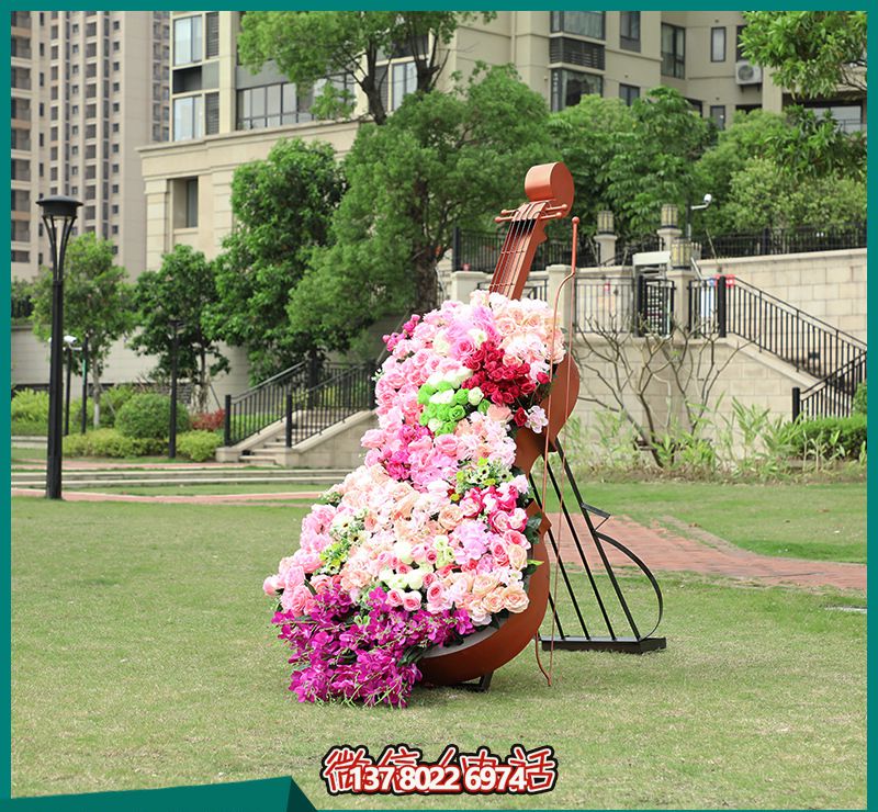 戶(hù)外公園創(chuàng)意玻璃彩繪大提琴雕塑